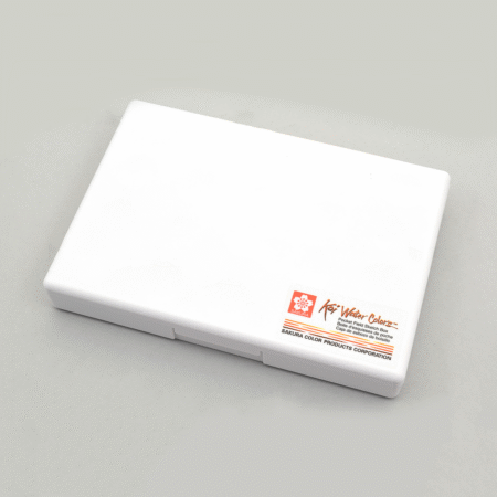 آبرنگ 36 رنگ مدل KOI از برند SAKURA دارای جعبه پلاستیکی سفید به همراه پالت و واتر براش