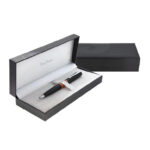 خودکار مدل LIBRA از برند pierre cardin بدنه مشکی قسمت میانه قهوه ای مرمری با گیره کروم