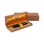 ست روان نویس و خودنویس مدل ARENA از برند Iplomat بدنه مشکی مات گیره طلایی