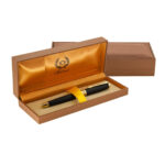 خودنویس مدل ARENA از برند Iplomat بدنه مشکی مات گیره طلایی