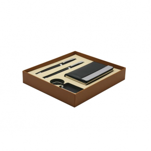 ست کادویی مدل MARLO برند ایپلومات دارای جعبه چرمی