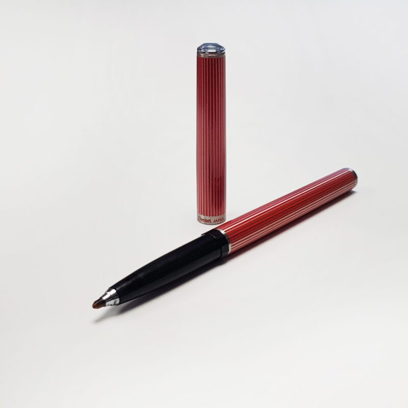روان نویس آبنوس Excalibur از برند Pentel در دو رنگبندی