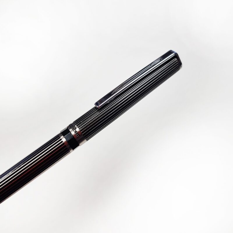 روان نویس آبنوس Excalibur از برند Pentel در دو رنگبندی