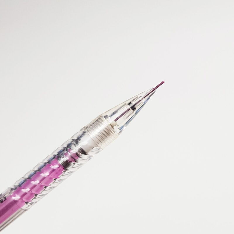 مداد نوکی یونی ish کد M5-107 بدنه شفاف دارای نوک رنگی